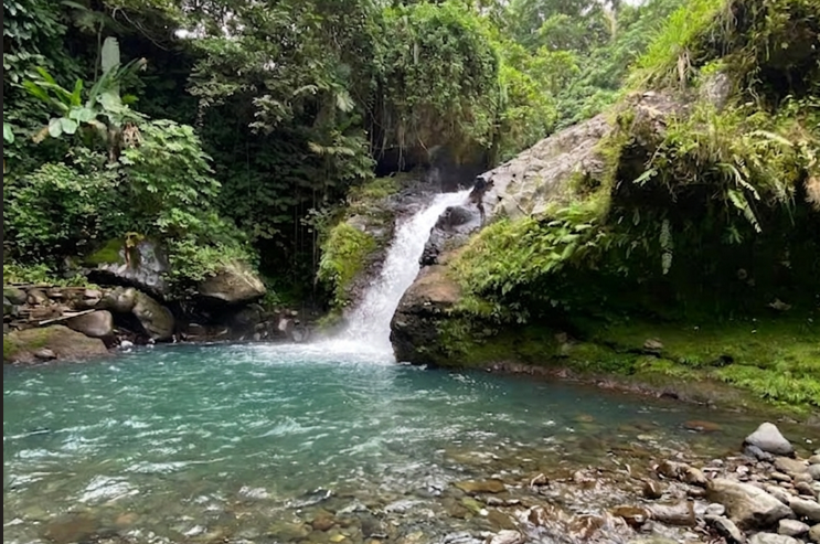 Air Terjun Temburun Nanas di Dasan Geria, Kec. Lingsar, Lombok Barat, NTB